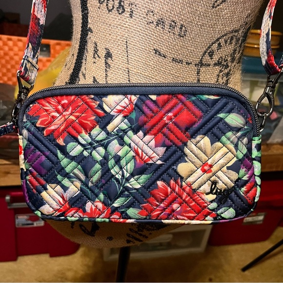 LUG Quilted RFID Convertible Crossbody Coupe 2 NWOT Travel Vacation Floral Print - Picture 2 of 15